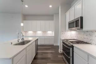 10289 S Goshawk Trl, Conroe, TX 77385 - Photo 14