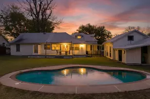 705 College St, Montgomery, TX 77356 - Photo 2