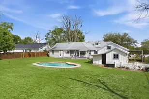 705 College St, Montgomery, TX 77356 - Photo 36