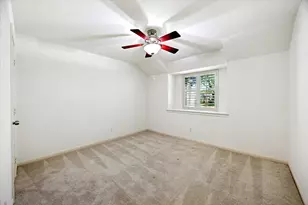 10323 Pine Forest Rd, Houston, TX 77042 - Photo 16