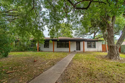 8 Coronado Circle, La Marque, TX 77568 - Photo 2