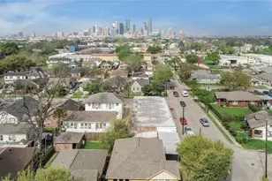 1 Sidney St, Houston, TX 77003 - Photo 8
