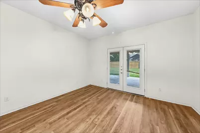 10917 Spruce Drive S, La Porte, TX 77571 - Photo 8