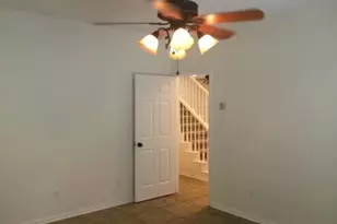 10917 Spruce Dr S, La Porte, TX 77571 - Photo 8