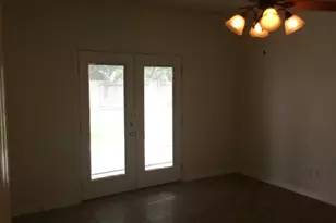10917 Spruce Dr S, La Porte, TX 77571 - Photo 4