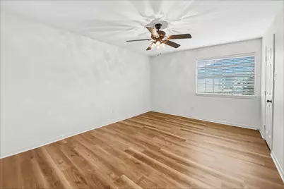 10917 Spruce Drive S, La Porte, TX 77571 - Photo 12