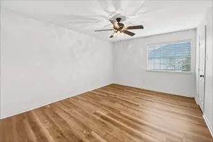10917 Spruce Dr S, La Porte, TX 77571 - Photo 12