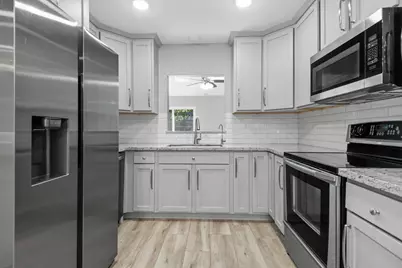 31 S Summer Star Court, The Woodlands, TX 77380 - Photo 10