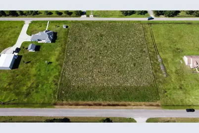 197 Avenue C, Alvin, TX 77511 - Photo 1