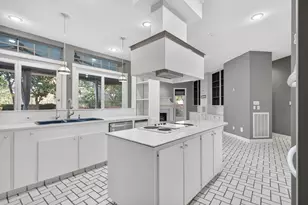 901 Longmire Rd, Conroe, TX 77304 - Photo 14