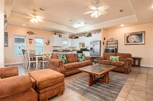 989 Biscayne, Crystal Beach, TX 77650 - Photo 6