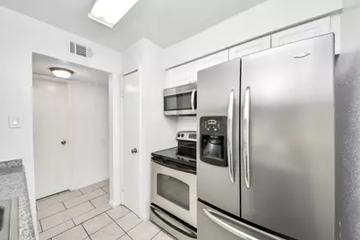 1701 Upland Drive #155, Houston, TX 77043 - Photo 10