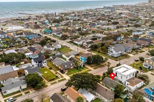 3420 Ave R Ave, Galveston, TX 77550 - Photo 34