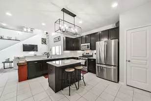 10018 Chase Ct, Baytown, TX 77521 - Photo 2