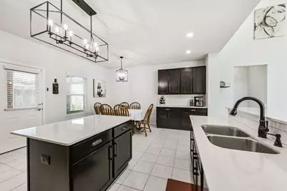 10018 Chase Court, Baytown, TX 77521 - Photo 4