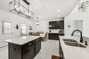 10018 Chase Ct, Baytown, TX 77521 - Photo 4