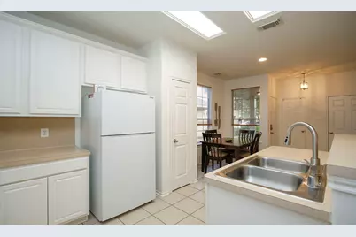 191 N Burberry Park Circle, The Woodlands, TX 77382 - Photo 10