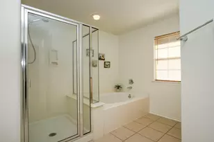 191 N Burberry Park Cir, The Woodlands, TX 77382 - Photo 20