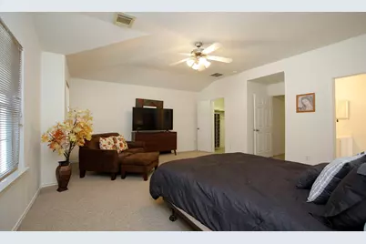 191 N Burberry Park Circle, The Woodlands, TX 77382 - Photo 18