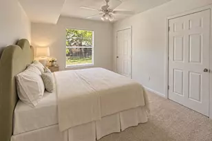 8211 Kingsbrook Rd, Houston, TX 77024 - Photo 4