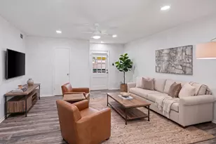 8211 Kingsbrook Rd, Houston, TX 77024 - Photo 2