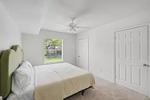 8211 Kingsbrook Rd, Houston, TX 77024 - Photo 12