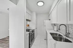 8211 Kingsbrook Rd, Houston, TX 77024 - Photo 12