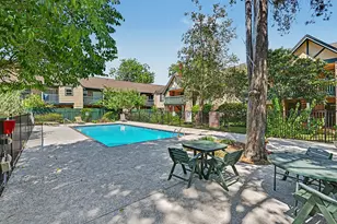 8211 Kingsbrook Rd, Houston, TX 77024 - Photo 8