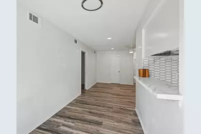 8211 Kingsbrook Road #205, Houston, TX 77024 - Photo 12