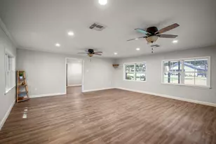 2411 Orange St, Waller, TX 77484 - Photo 28