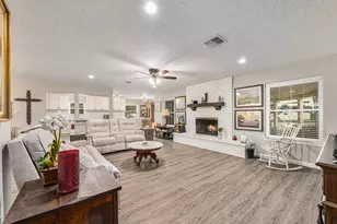 1906 12th St, Hempstead, TX 77445 - Photo 10