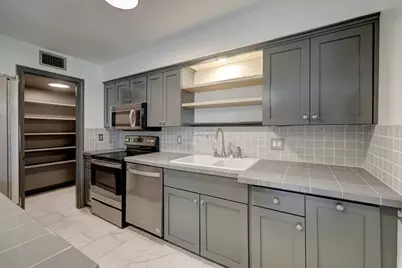 6326 Chevy Chase Drive #13, Houston, TX 77057 - Photo 12