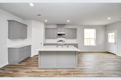 18714 Loom Drive, Conroe, TX 77306 - Photo 2