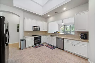 158 N Whistlers Bend Circle, The Woodlands, TX 77384 - Photo 10