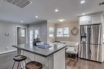 331 W 30th Street, Houston, TX 77018 - Photo 8