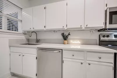 605 Bomar Street #1, Houston, TX 77006 - Photo 16