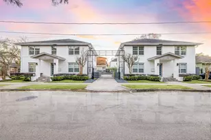 605 Bomar St, Houston, TX 77006 - Photo 2