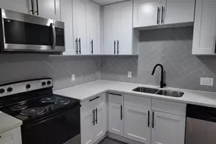 917 Temple Dr, Hitchcock, TX 77563 - Photo 6