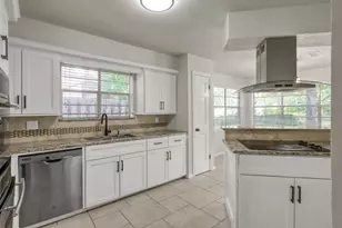 88 April Wind Dr S, Conroe, TX 77356 - Photo 22