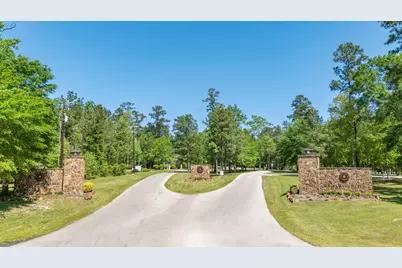 7-23-70 Sky Oak Lane, Huntsville, TX 77340 - Photo 2