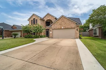 315 Blossomwood Drive, League City, TX 77573 - Photo 2