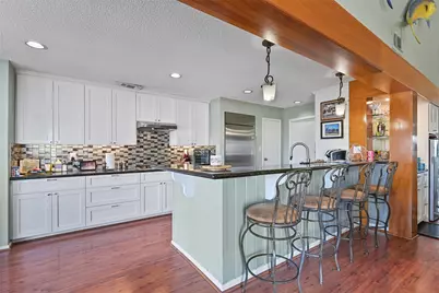 3408 Jolly Roger Circle, Galveston, TX 77554 - Photo 6