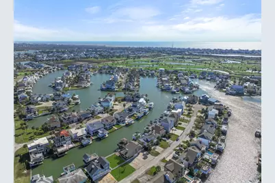 3408 Jolly Roger Circle, Galveston, TX 77554 - Photo 40