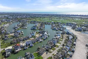 3408 Jolly Roger Cir, Galveston, TX 77554 - Photo 40