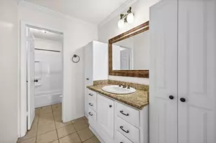 7835 Bateman Ln, Houston, TX 77088 - Photo 14