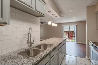 1228 Avenue O #H, Huntsville, TX 77340 - Photo 12