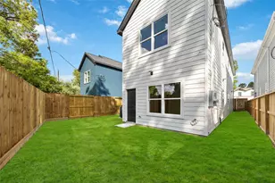 961 Ringold St, Houston, TX 77088 - Photo 16