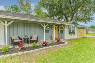 10202 Elmhurst St, Houston, TX 77075 - Photo 2
