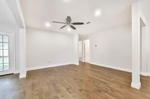 10202 Elmhurst St, Houston, TX 77075 - Photo 14