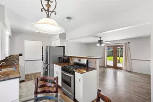 326 Broad Ripple Dr, Houston, TX 77336 - Photo 12